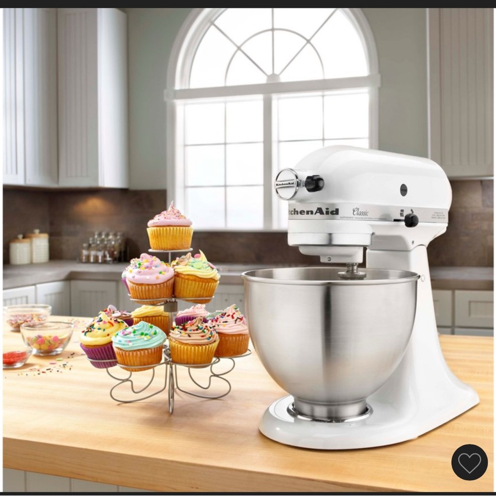 KitchenAid White Stand Mixer with Silver Bowl